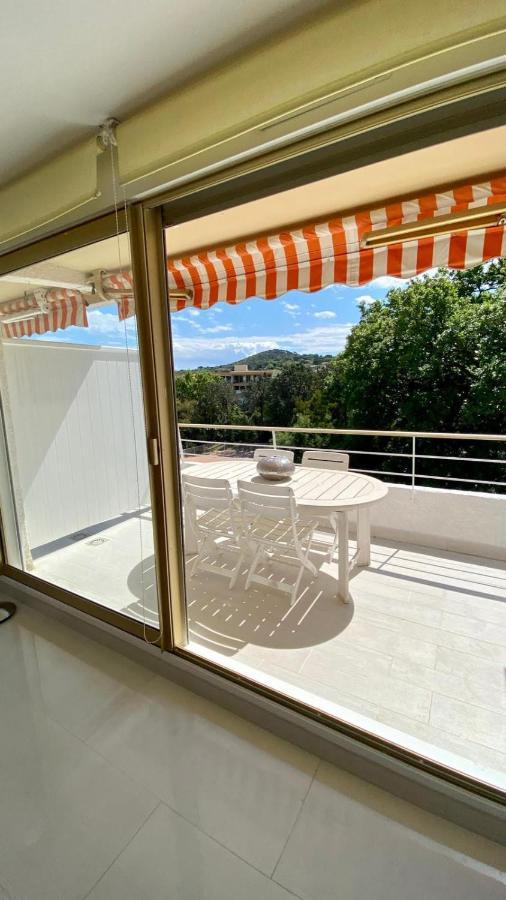 شقة Charming Studio With Pool In Saint Tropez المظهر الخارجي الصورة